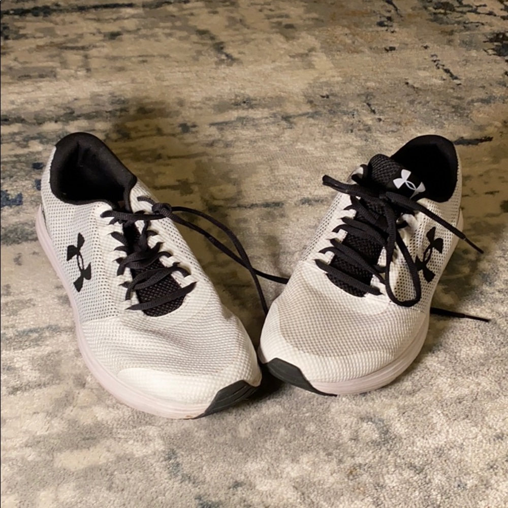 Under Armour Surge Men’s Running Shoes